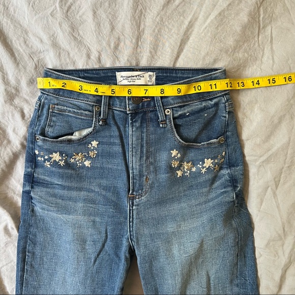Abercrombie & Fitch Midrise Embroidered Skinny Jeans - Picture 11 of 16